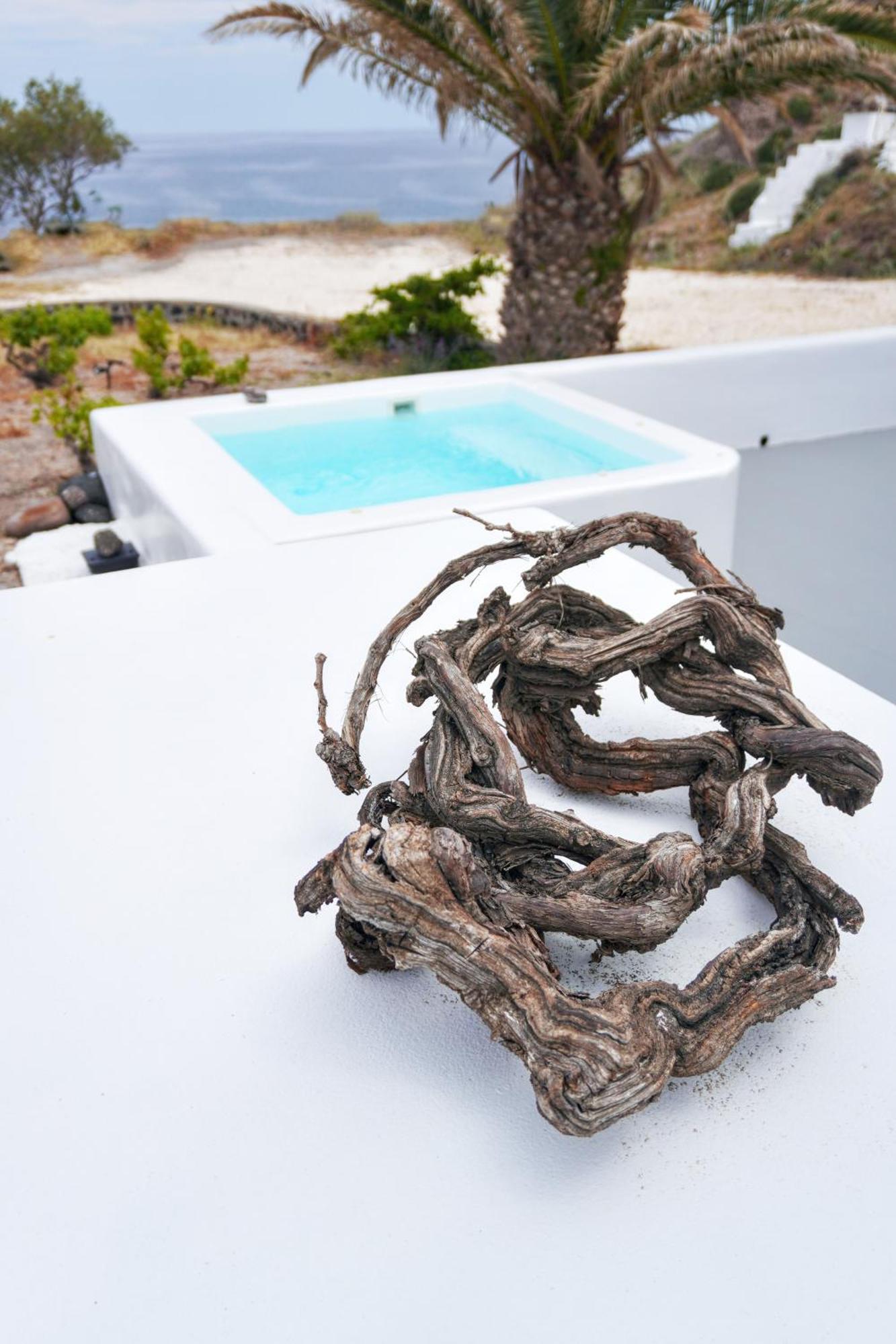 Peaceful Seafront Retreat In Santorini -Sonus Mare Beach Houses Vourvoulos Exterior photo