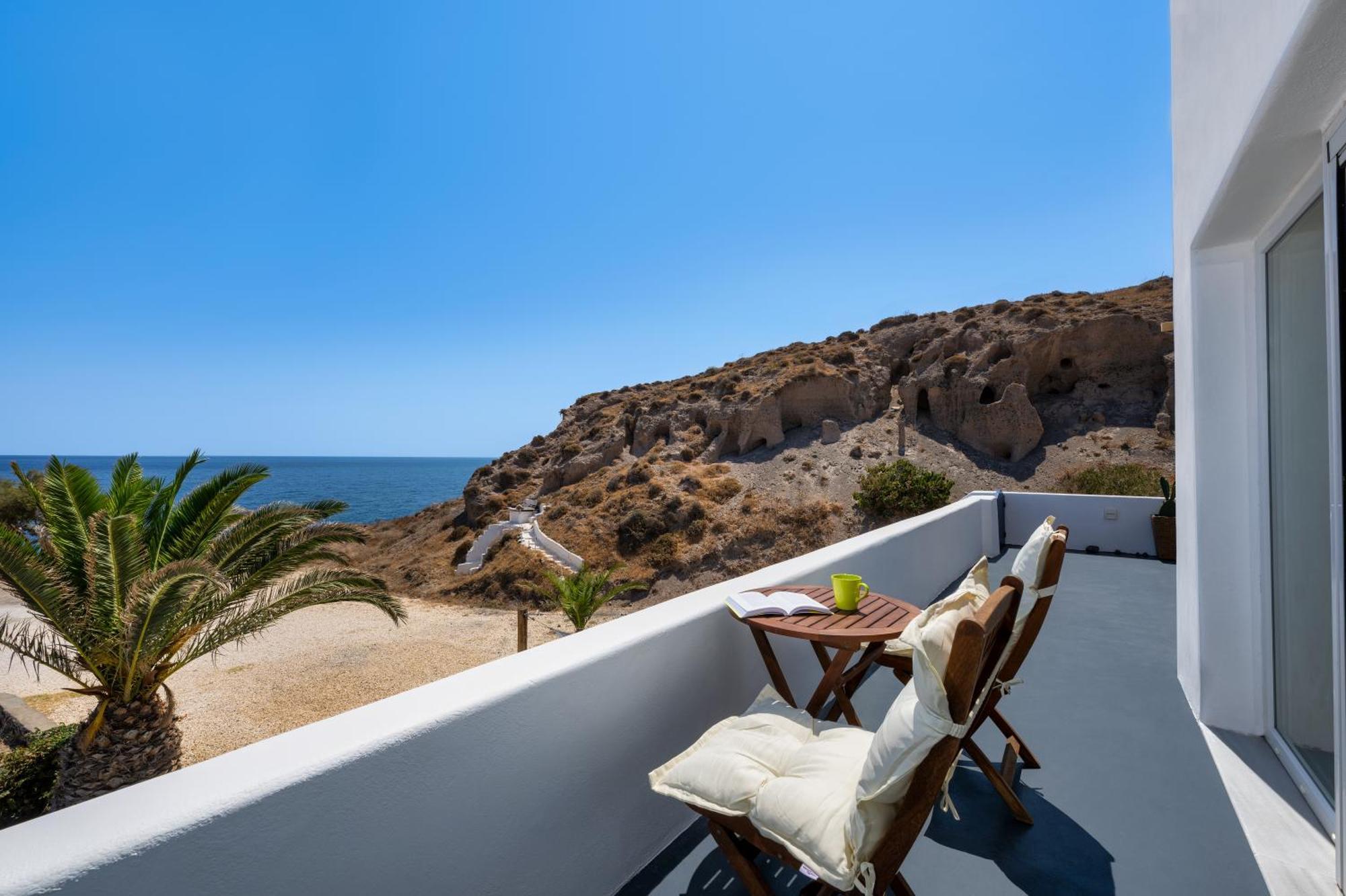 Peaceful Seafront Retreat In Santorini -Sonus Mare Beach Houses Vourvoulos Exterior photo